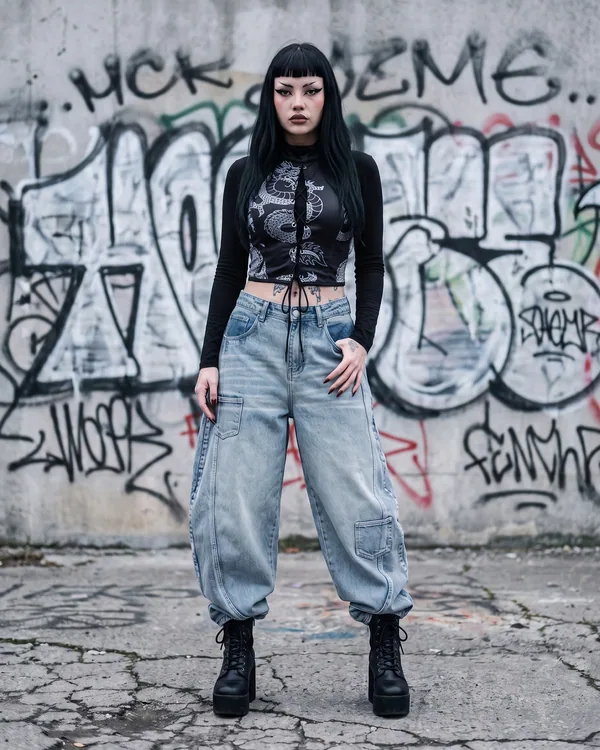 Pantalón super baggy azul parches