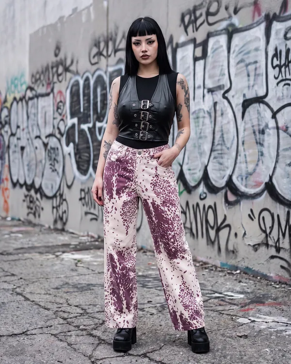 Pantalón wide leg marfil salpicado uva