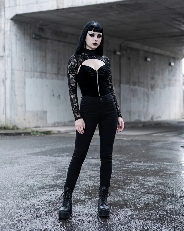 Bolero encaje negro crop