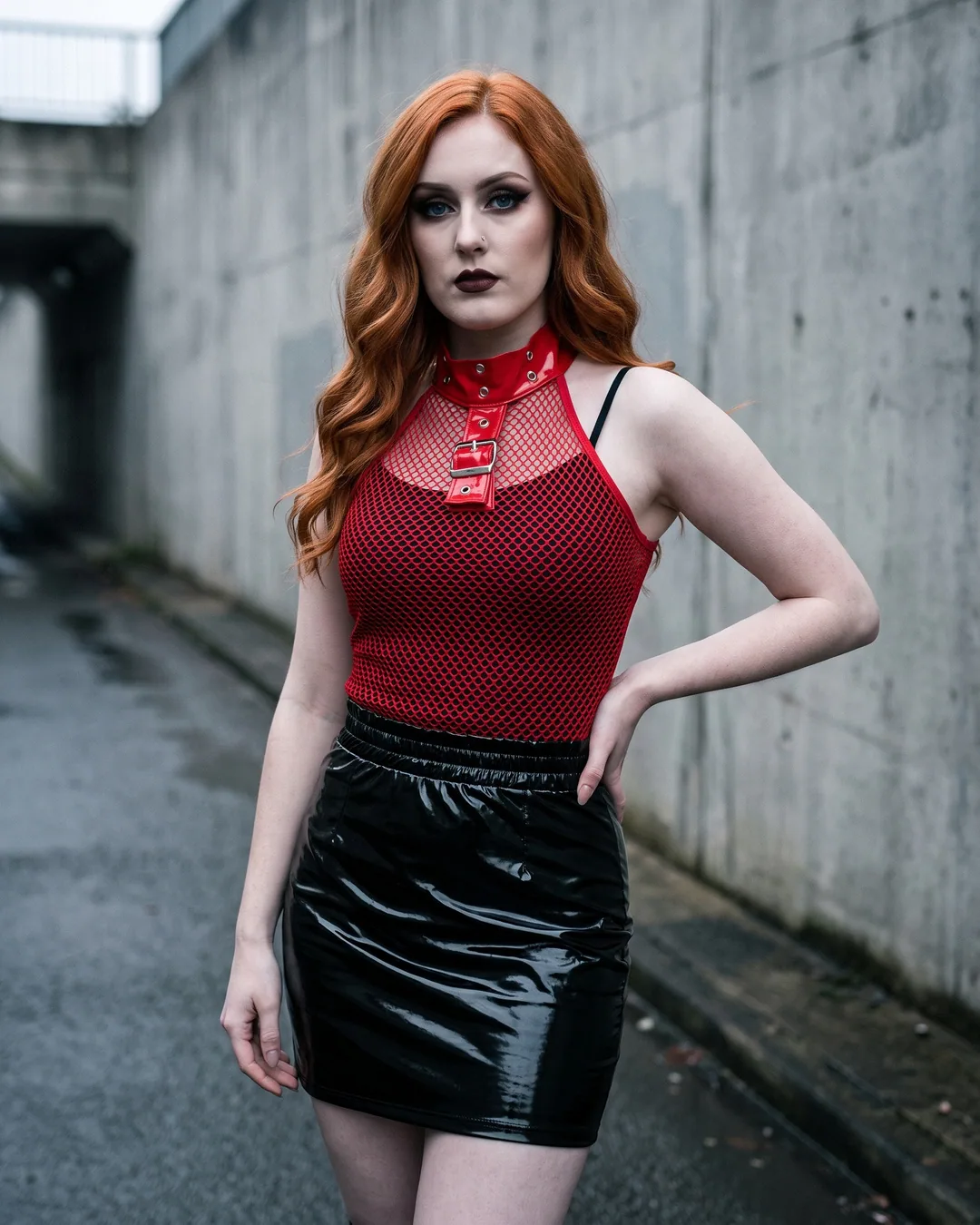 Top malla rojo cuello vinilo