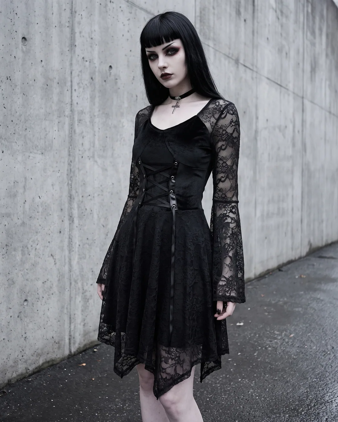 Vestido terciopelo negro mangas de encaje