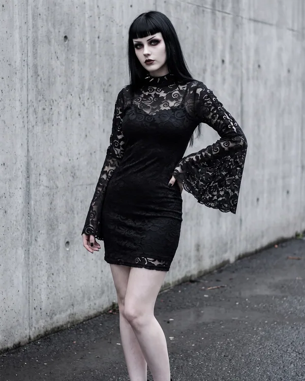 Vestido encaje negro cuello alto