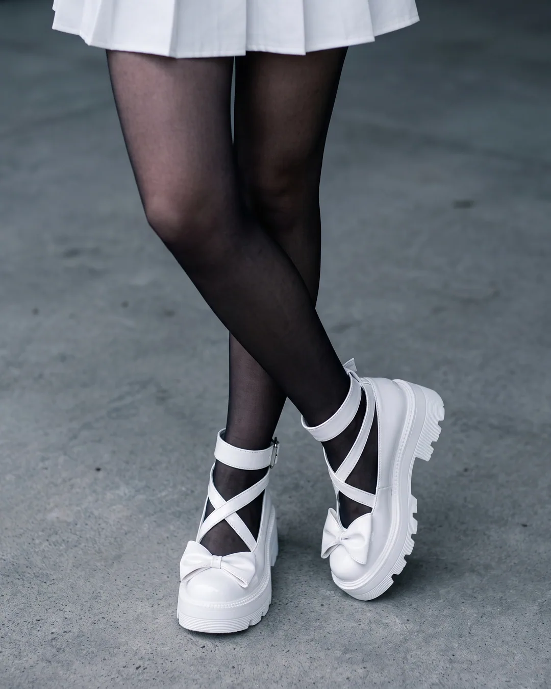 Mary Janes blancas lazo cruzado