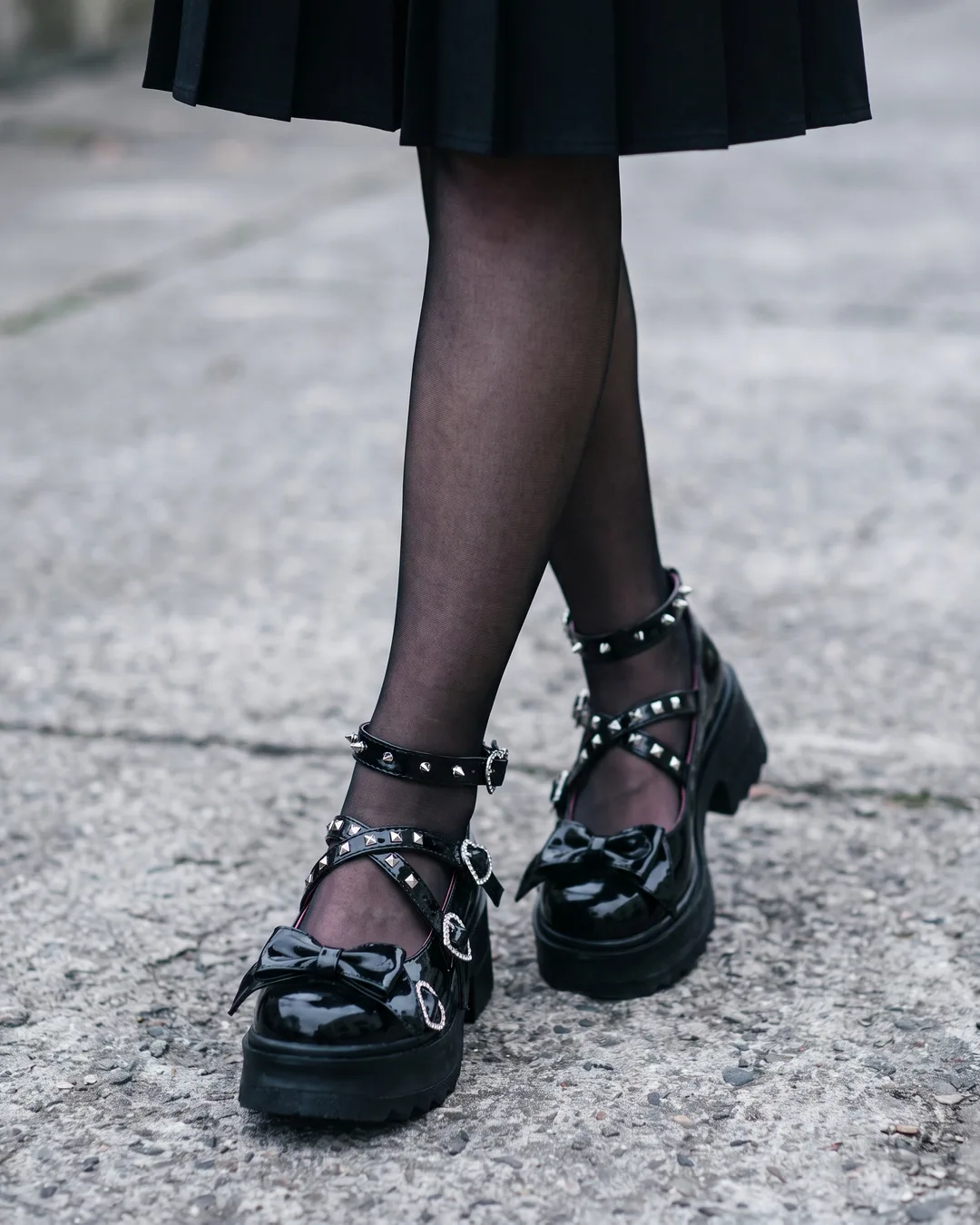 Mary Janes negras tachas corazón